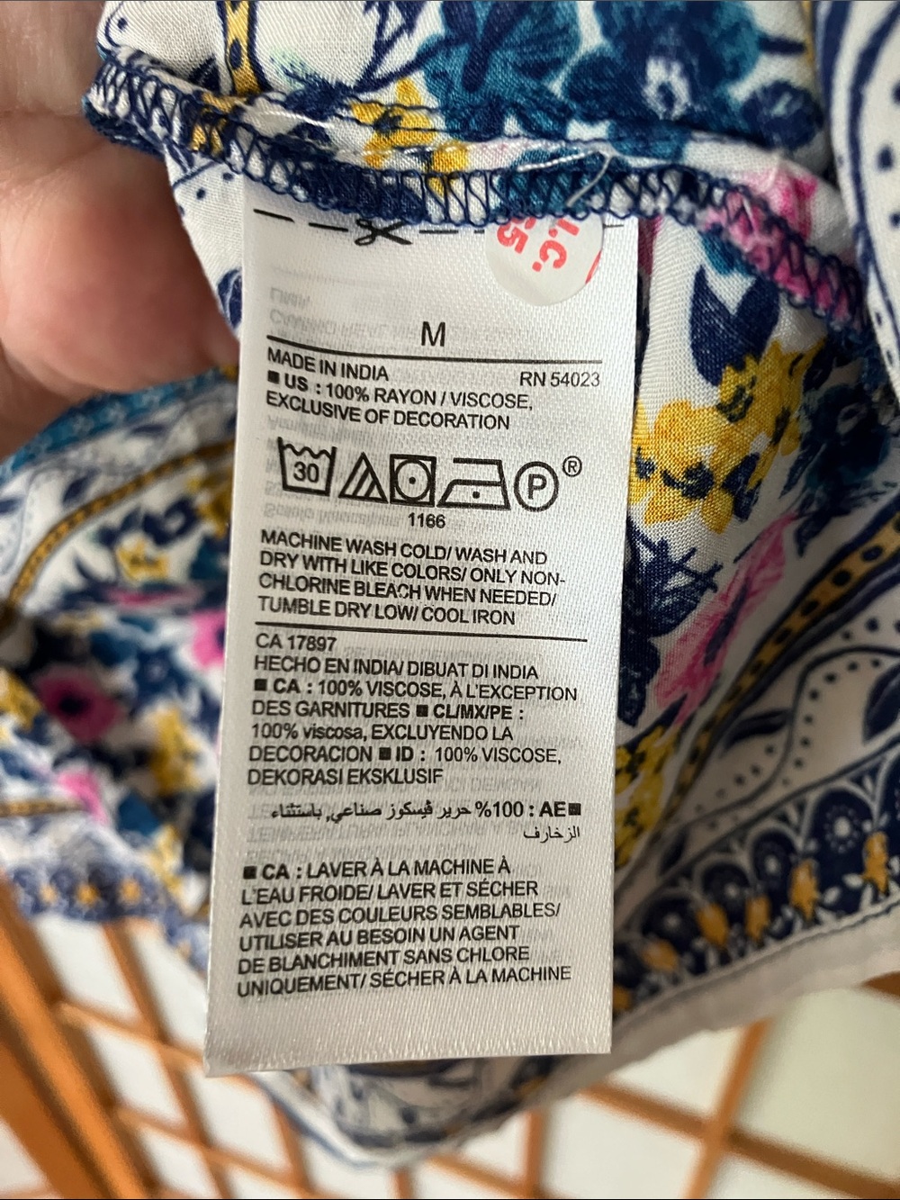 NWT Old Navy Medium Navy Floral Border-Print Sleeveless Lightweight Tank - Picture 5 of 7